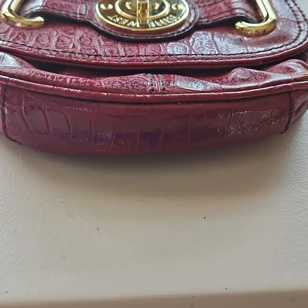 Nine West Bag Crocidile Embossed Red With GOLD Crossbody - Picture 12 of 12